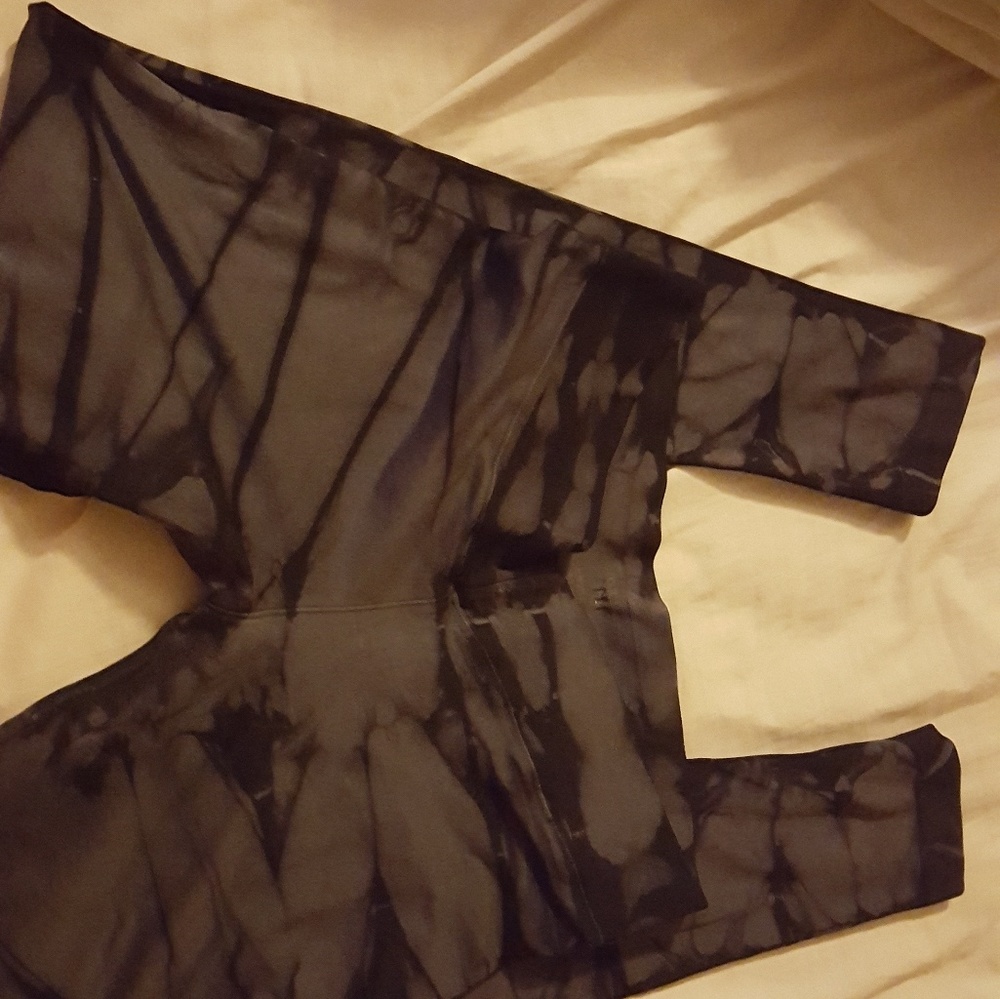 GOT TO GO!! Black and gray NUX leggings